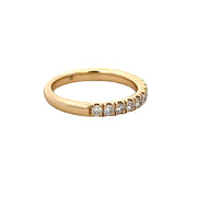 Round Brilliant Cut Diamond Band in Yellow Gold