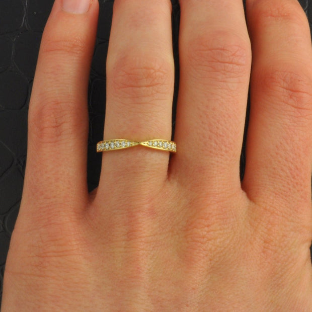 Pinched Diamond Wedding Band in Yellow Gold